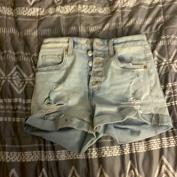 These are aero high rise jean shorts barely worn but has a small stain on thigh - Picture 1 of 5